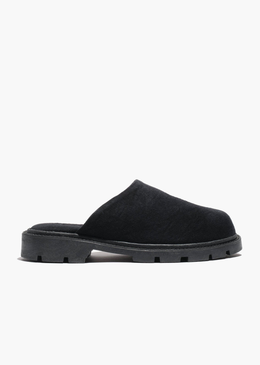 Black | Lug Sole Clog