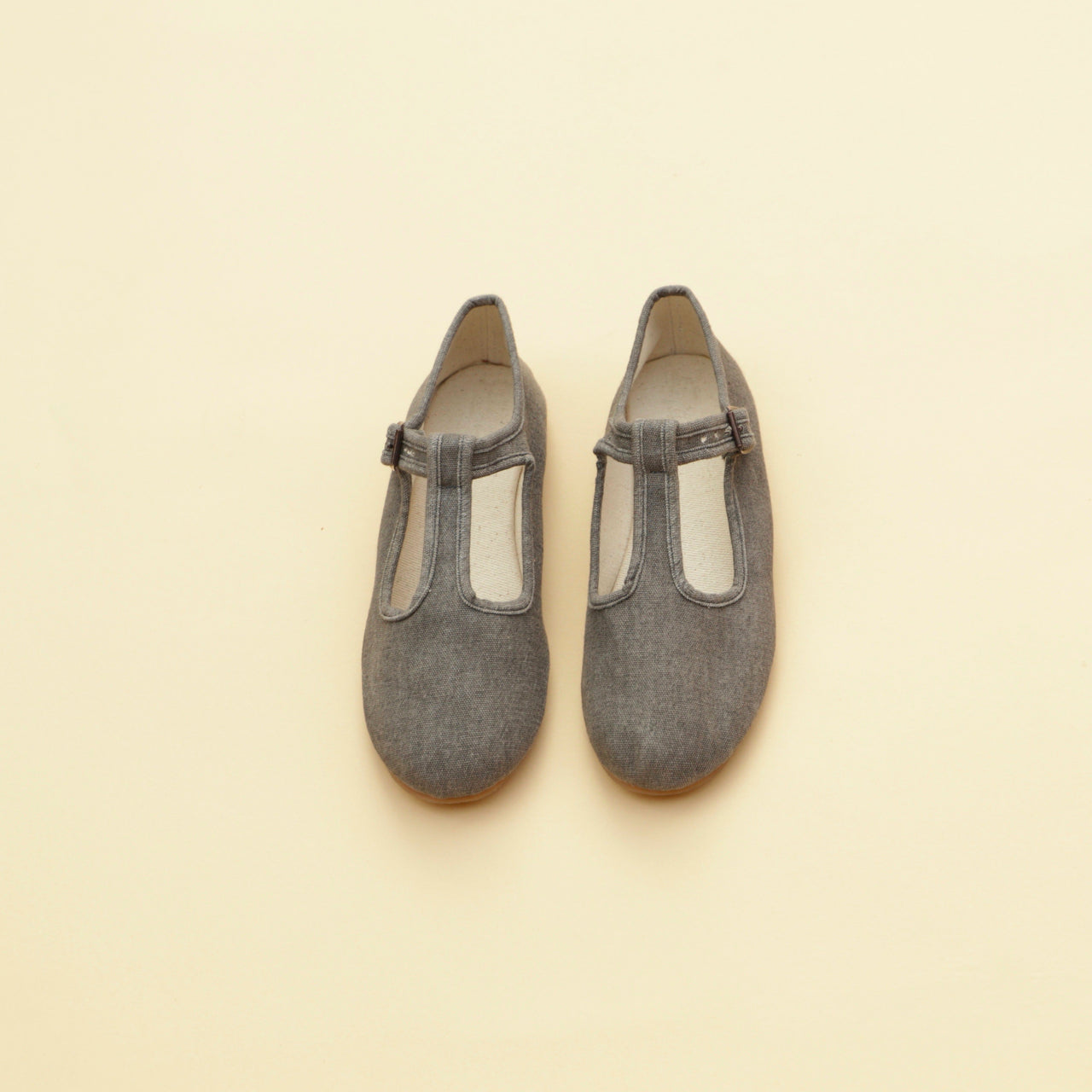Charcoal | T-Strap May Jane | Flaw | Size 8